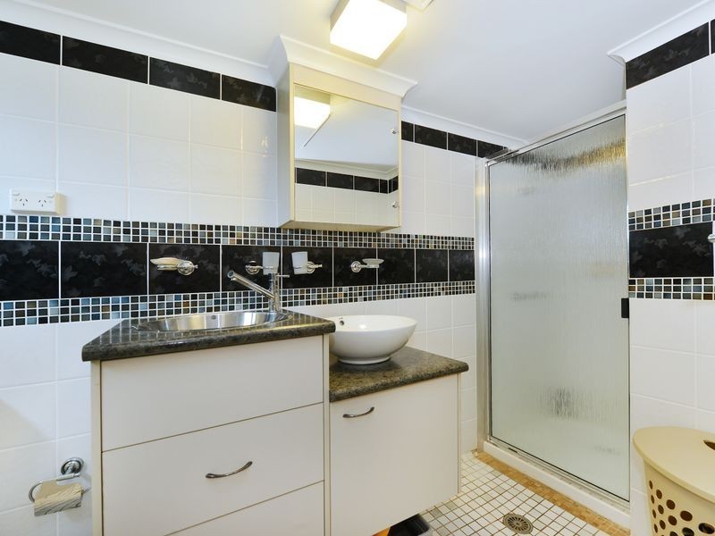 3 326 Mcleod Street, Cairns North QLD 4870