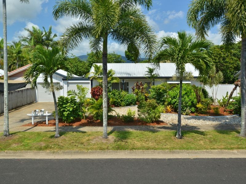 2/7 Ireland Crescent, Whitfield QLD 4870