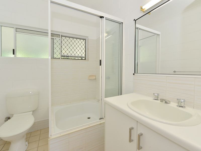 2/7 Ireland Crescent, Whitfield QLD 4870