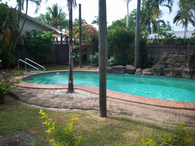 Manunda QLD 4870