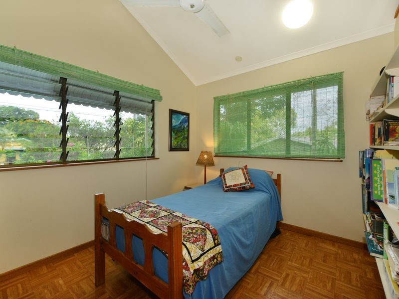 31-33 David Street, Machans Beach QLD 4878