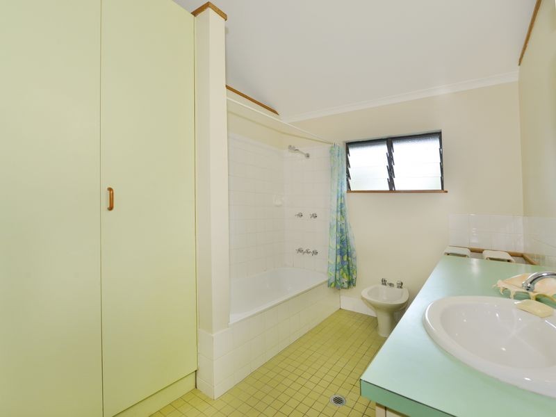 31-33 David Street, Machans Beach QLD 4878