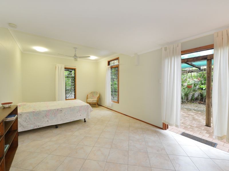 31-33 David Street, Machans Beach QLD 4878