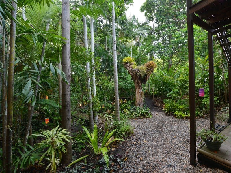 31-33 David Street, Machans Beach QLD 4878