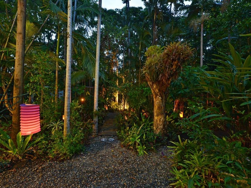 31-33 David Street, Machans Beach QLD 4878