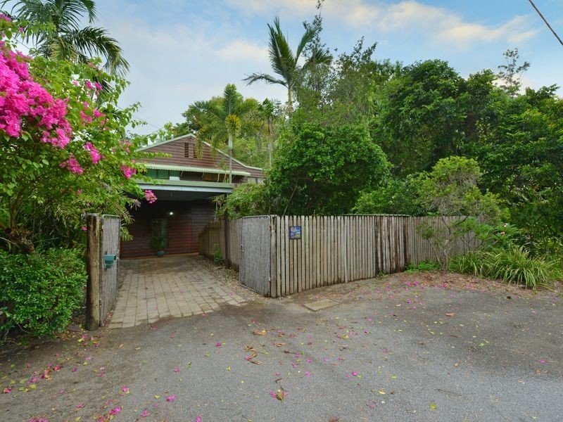 31-33 David Street, Machans Beach QLD 4878