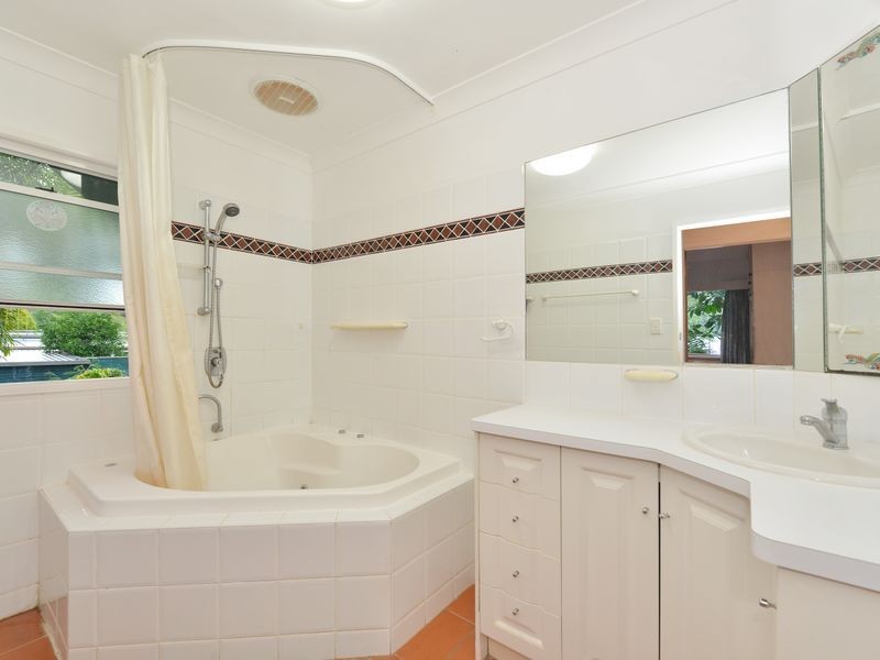 42 Cassia Street, Edge Hill QLD 4870