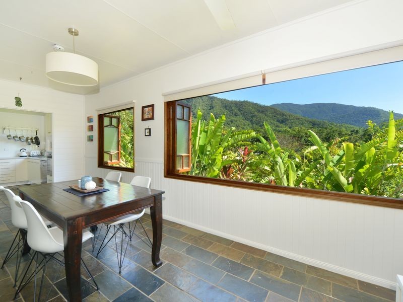 8 Ben Bolt Close, Redlynch QLD 4870