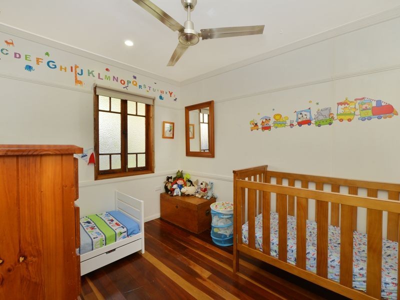 8 Ben Bolt Close, Redlynch QLD 4870