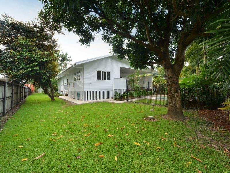 7 Hudson Street, Whitfield QLD 4870