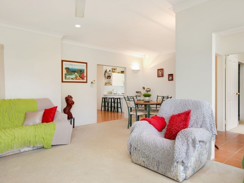 72 Bathurst Drive, Bentley Park QLD 4869