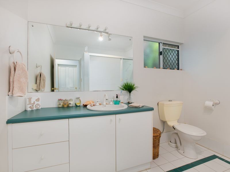 72 Bathurst Drive, Bentley Park QLD 4869