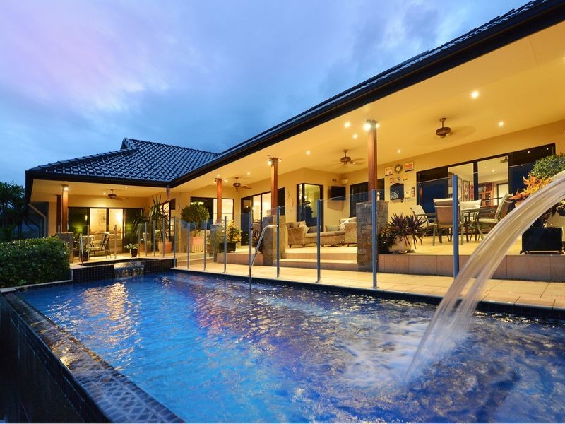 9 Solomon Place, Mooroobool QLD 4870