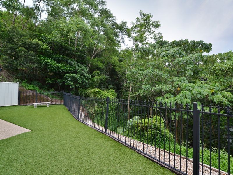 9 Solomon Place, Mooroobool QLD 4870