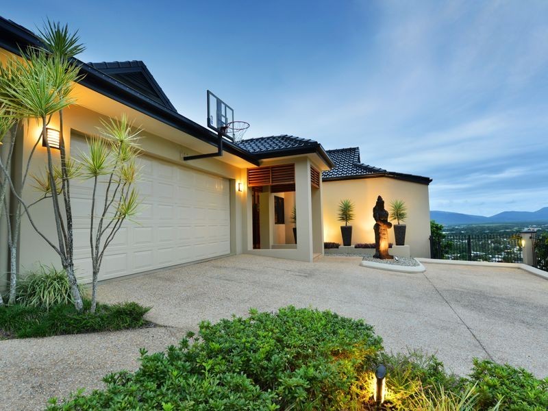 9 Solomon Place, Mooroobool QLD 4870