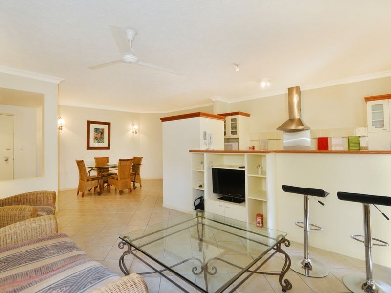 404/2 Greenslopes Street, Cairns North QLD 4870