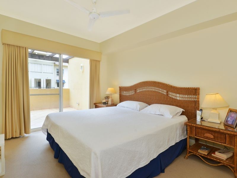 404/2 Greenslopes Street, Cairns North QLD 4870