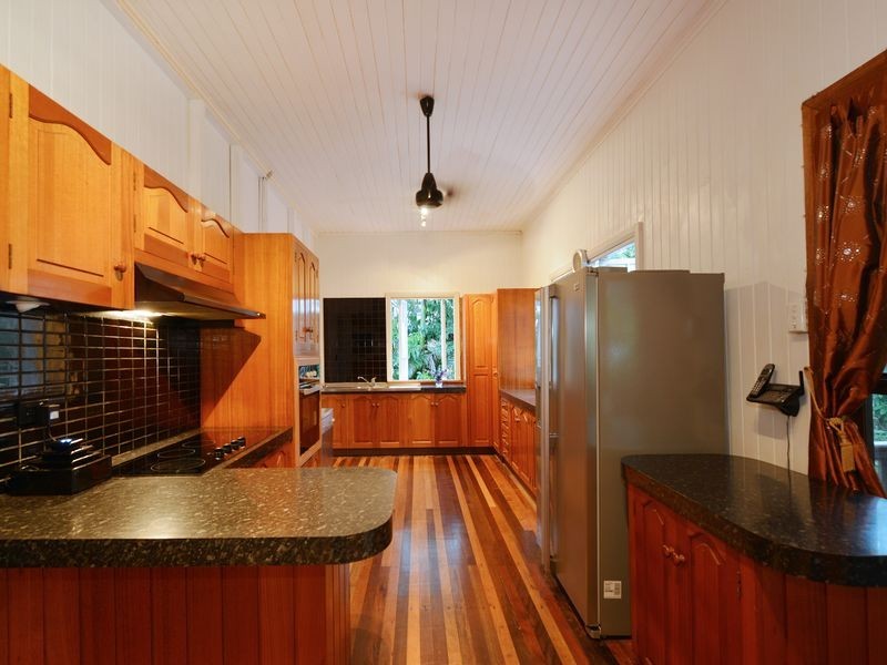 233 Woodward Street, Whitfield QLD 4870