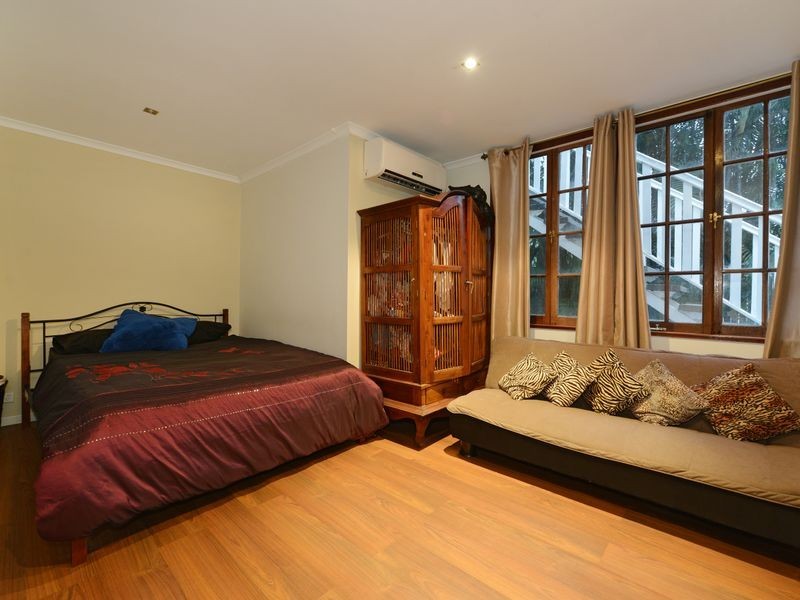 233 Woodward Street, Whitfield QLD 4870