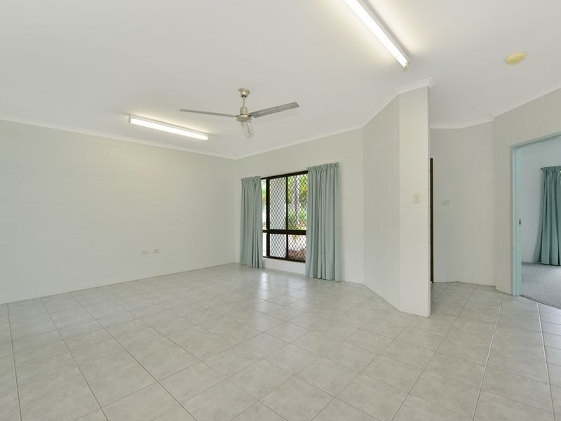 16 Grimes Close, Kanimbla QLD 4870