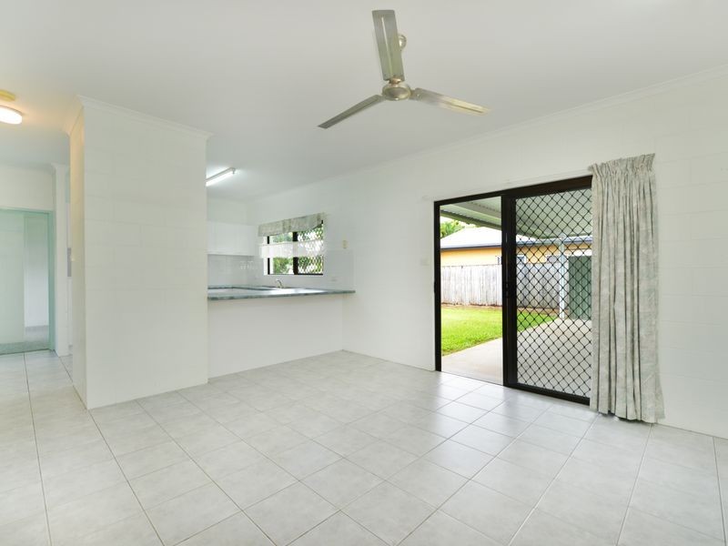 16 Grimes Close, Kanimbla QLD 4870