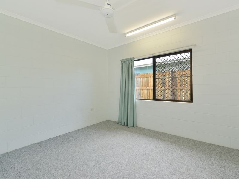 16 Grimes Close, Kanimbla QLD 4870