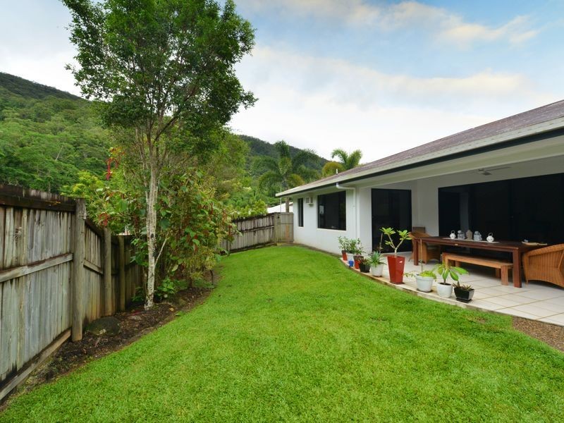 9 Stringer Close, Redlynch QLD 4870