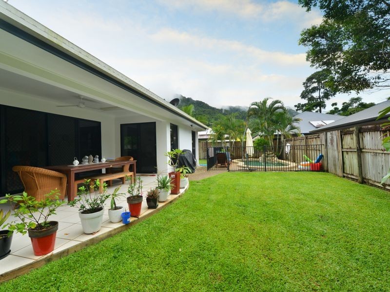 9 Stringer Close, Redlynch QLD 4870
