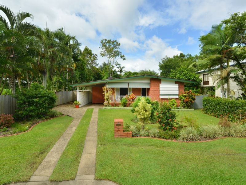 128 Upper Richardson Street, Whitfield QLD 4870