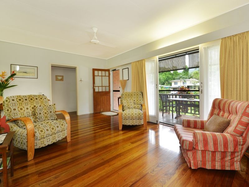 128 Upper Richardson Street, Whitfield QLD 4870