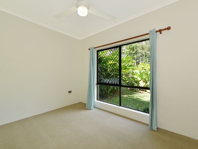 9 Travolta Close, White Rock QLD 4868