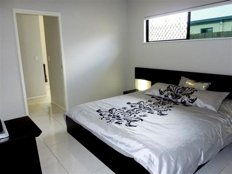 1 Daykin Close, Redlynch QLD 4870