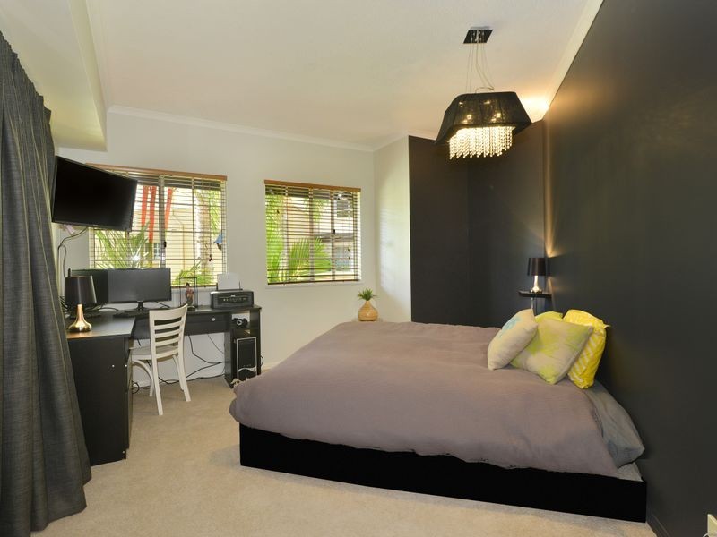 1006/2 Greenslopes Street, Cairns North QLD 4870