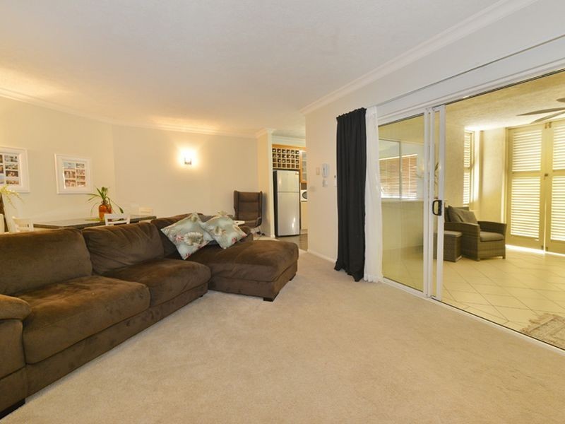 1006/2 Greenslopes Street, Cairns North QLD 4870