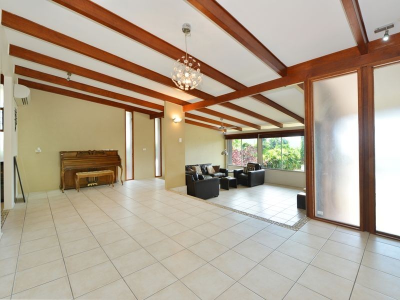 168 Hillview Crescent, Whitfield QLD 4870