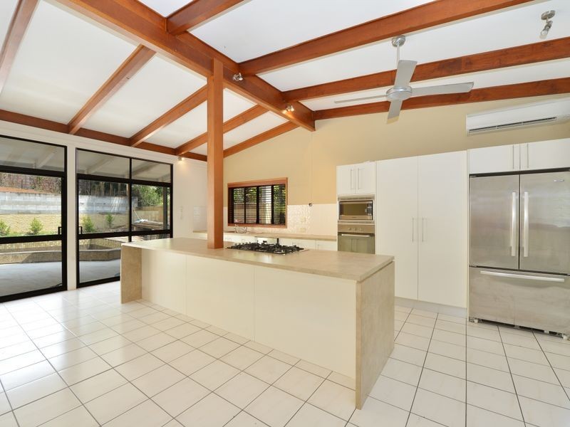 168 Hillview Crescent, Whitfield QLD 4870