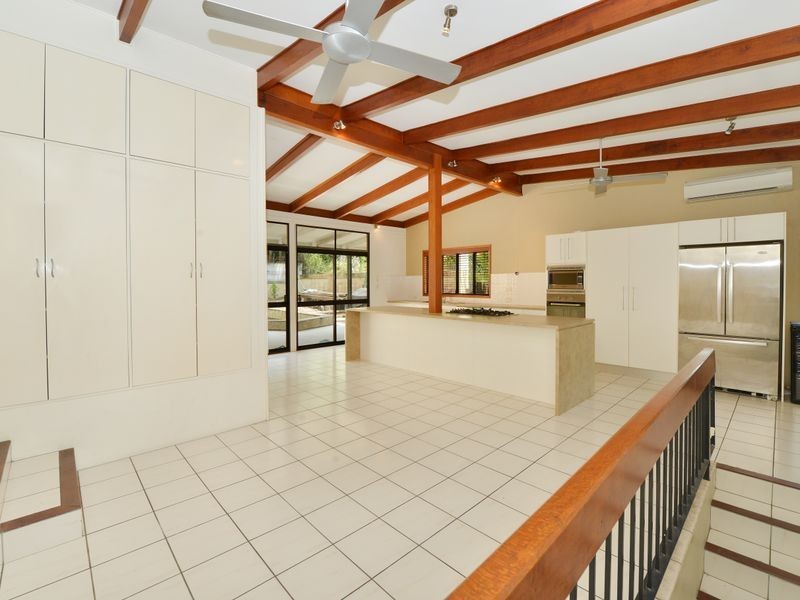 168 Hillview Crescent, Whitfield QLD 4870