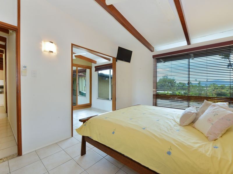 168 Hillview Crescent, Whitfield QLD 4870