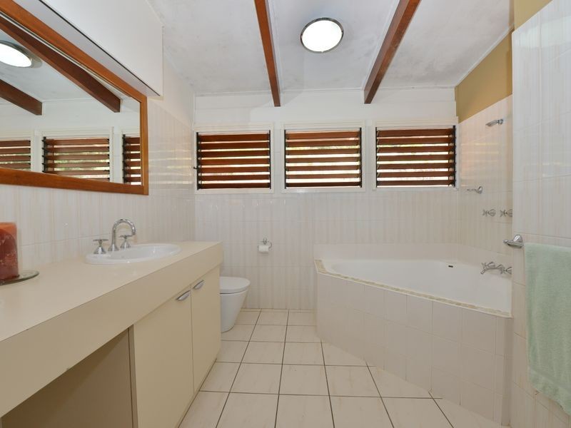 168 Hillview Crescent, Whitfield QLD 4870