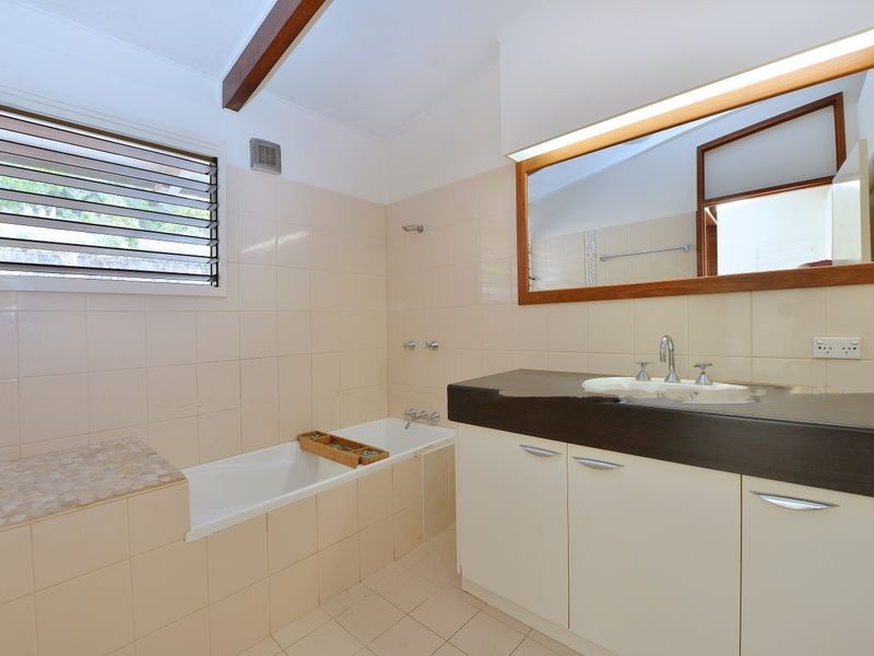 168 Hillview Crescent, Whitfield QLD 4870