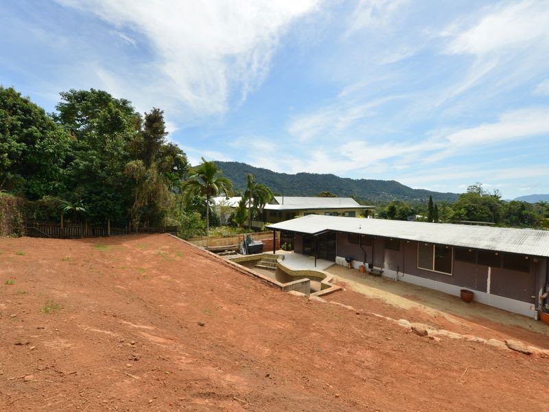 168 Hillview Crescent, Whitfield QLD 4870