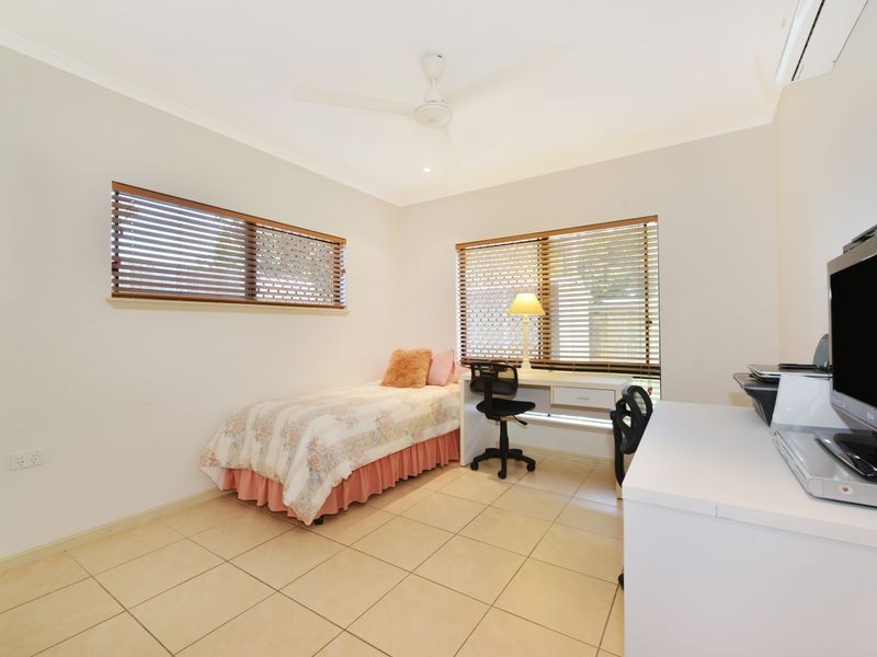 1B York Street, Whitfield QLD 4870