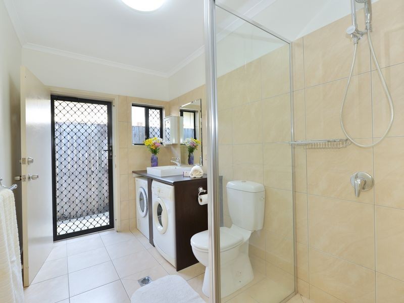 1B York Street, Whitfield QLD 4870