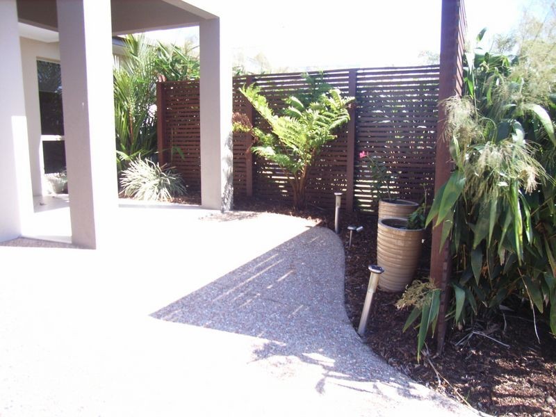 8 Norwood Crescent, Trinity Park QLD 4879