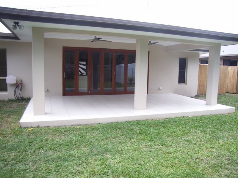 8 Norwood Crescent, Trinity Park QLD 4879