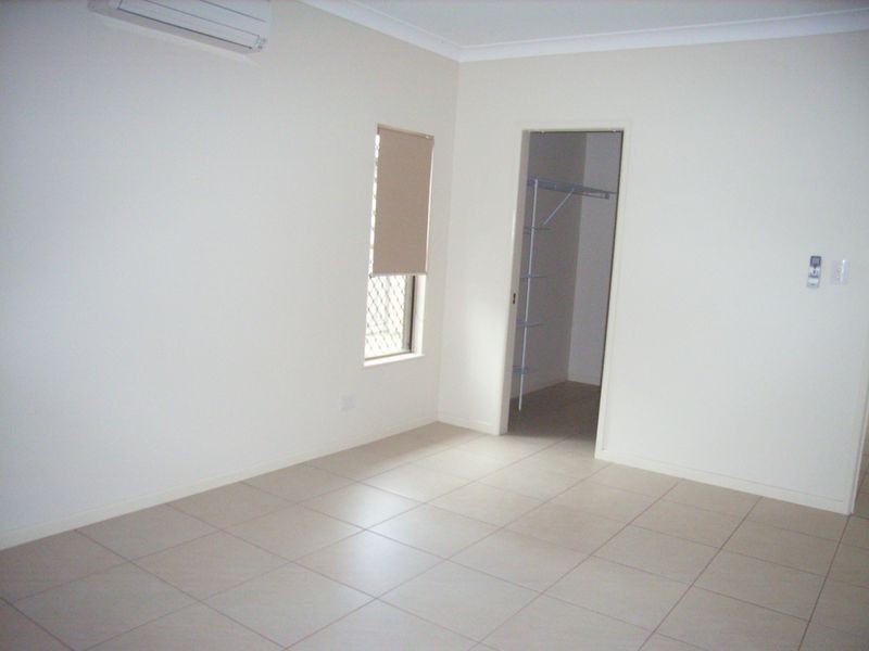 8 Norwood Crescent, Trinity Park QLD 4879