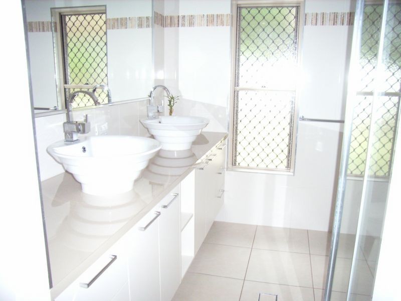 8 Norwood Crescent, Trinity Park QLD 4879