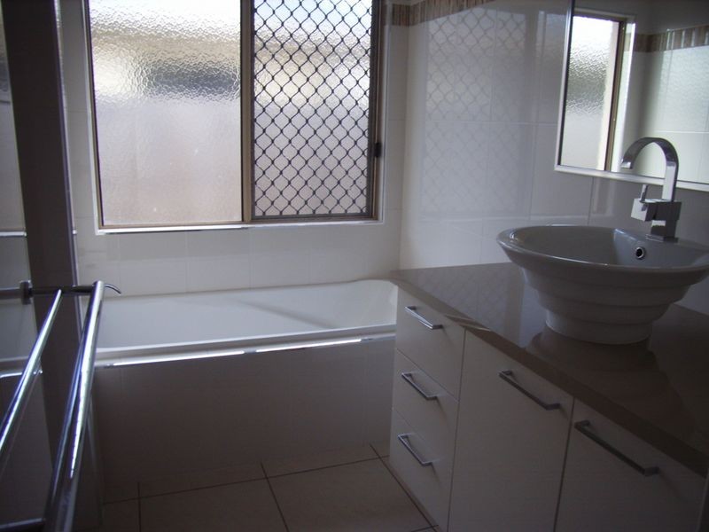 8 Norwood Crescent, Trinity Park QLD 4879