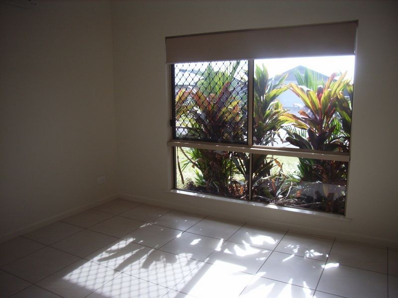 8 Norwood Crescent, Trinity Park QLD 4879