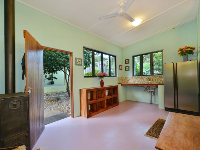 4 Walsh Street, Edge Hill QLD 4870